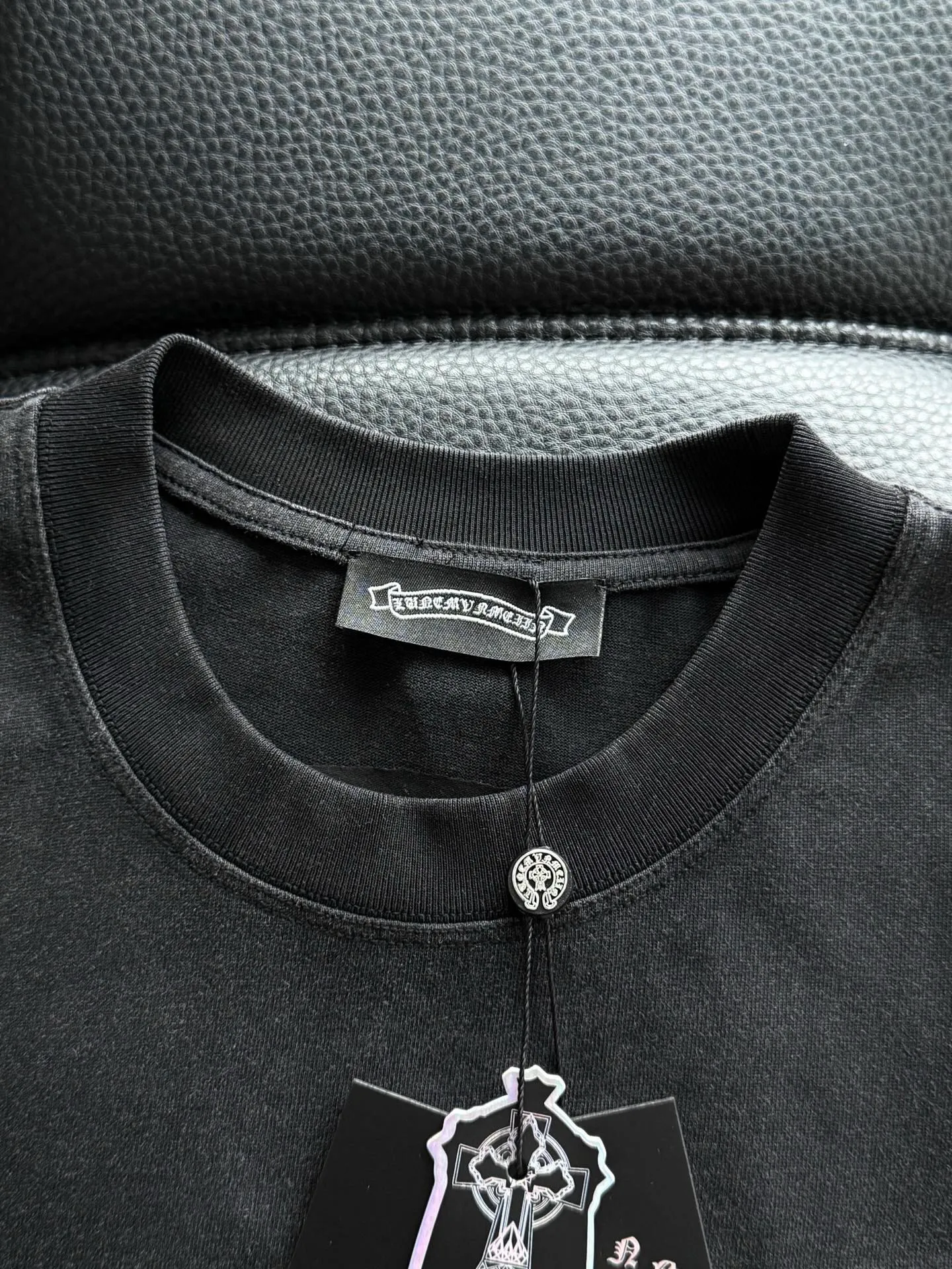 P480 💰 Chrome Hearte CH new cross horseshoe Chrome Heart Sanskrit three-dimensional patchwork show craftsmanship, washed and frayed, pure cotton double yarn jersey fabric, custom dyed in the same vat with special bold 32-count double-strand 1X1 thread. .Light luxury, a must-have item for daily commuting for men and women.  Color: Black White Size: M~3x Style No.: 3583